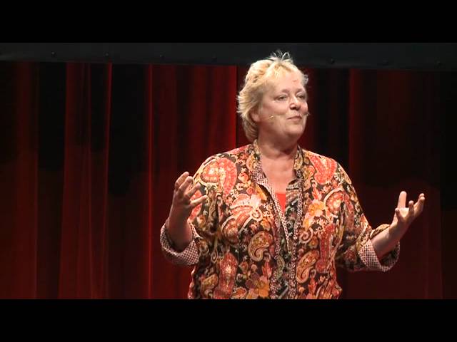 TEDxHamburg - Linda Polmann - "What's Wrong With Humanitarian Aid? A Journalist's Journey"