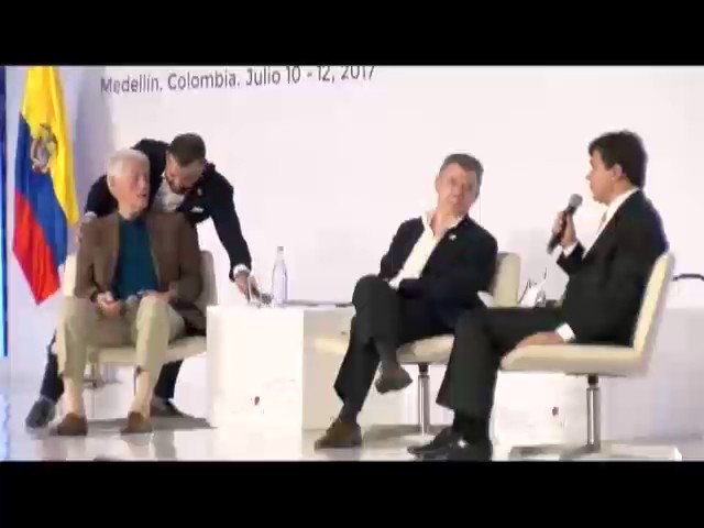 Sostenibilidad económica y desarrollo rural. Presidente Juan M. Santos y Bill Clinton.