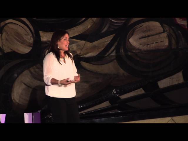 Una visión incluyente en la familia | Marcela Mondragón | TEDxDelValle
